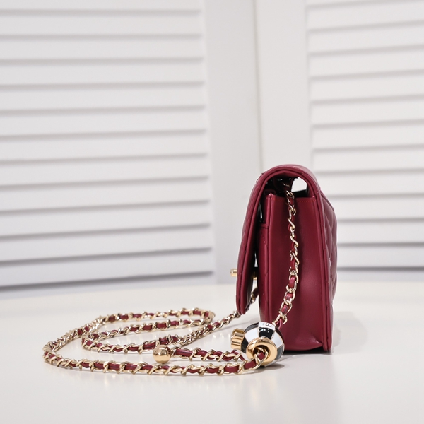 シャネルバッグ背面デザイン